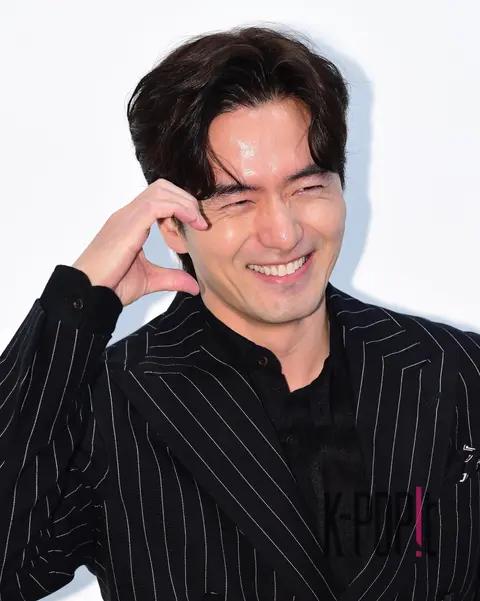 Lee Jin-wook — Launch