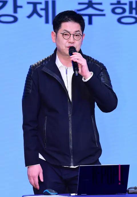 Hwang Sung-woo (CEO) — OMEGA X Press Conference