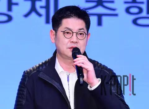 Hwang Sung-woo (CEO) — OMEGA X Press Conference