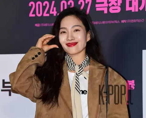 Choi Hee-seo — Comment Army VIP Premiere