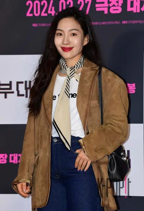 Choi Hee-seo — Comment Army VIP Premiere