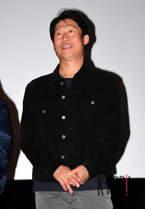 Yoo Hae-jin — Exhuma Stage Greeting