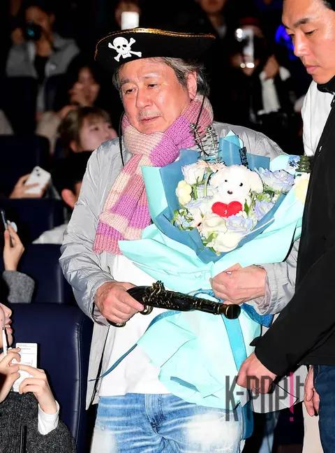 Choi Min-sik — Exhuma Stage Greeting