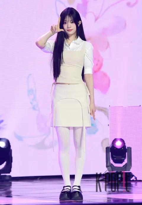 Minju (ILLIT) — Showcase