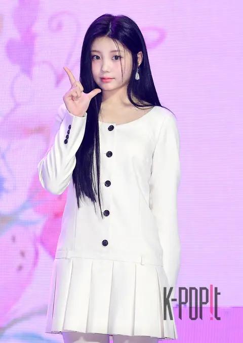 Wonhee (ILLIT) — Showcase