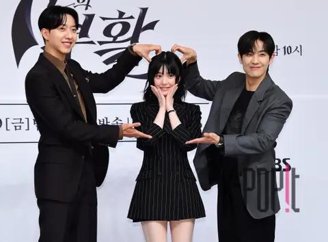 Lee Jung-shin, Lee Yu-bi, Lee Jun — Seven of Revival Production Briefing