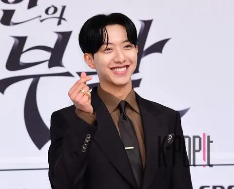Lee Jung-shin — Seven of Revival Production Briefing