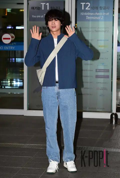 Park Hyungsik — Airport
