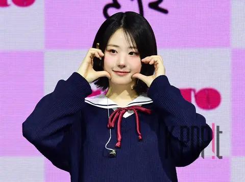 Hina (QWER) — Showcase