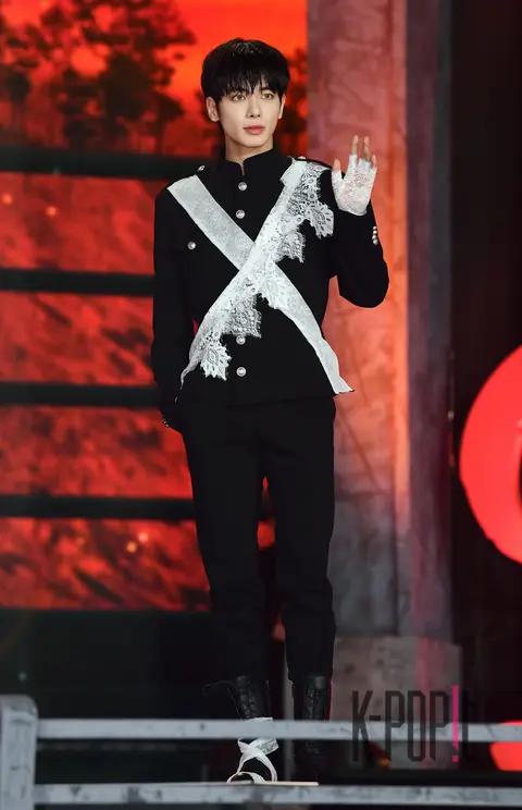 Taehyun (TXT) — Showcase