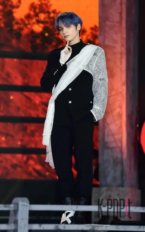 Hueningkai (TXT) — Showcase