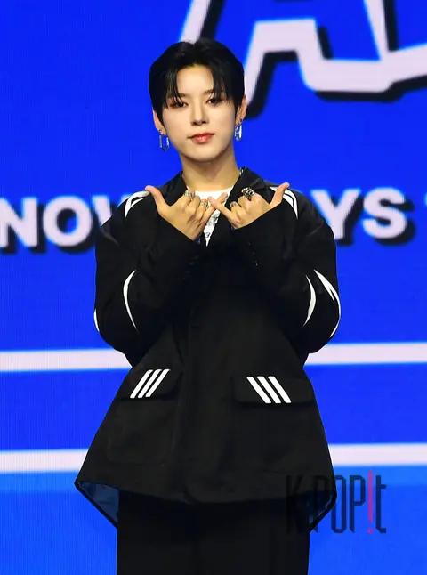 Jinhyuk (Now And Days) — Showcase