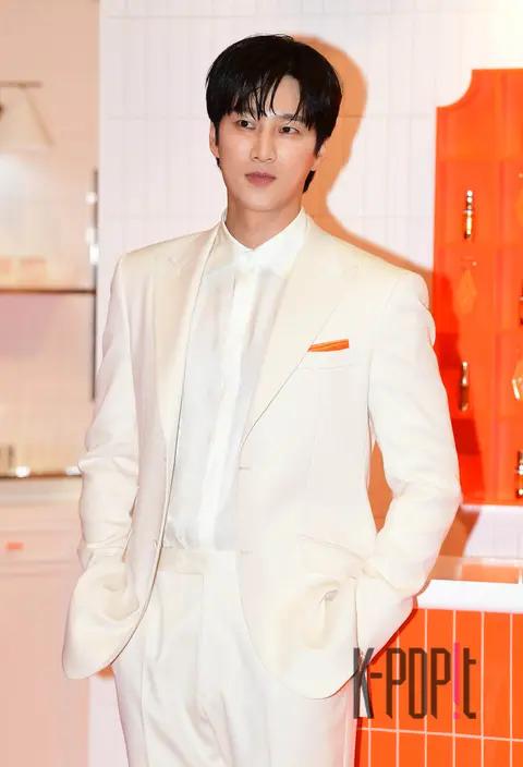 Ahn Bo-hyun — Launch