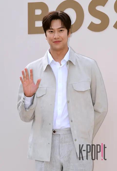 Na In-woo — Launch
