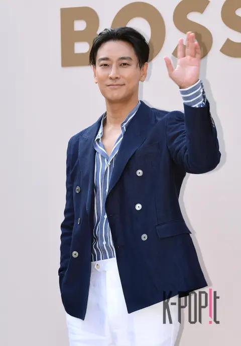 Joo Ji-hoon — Launch
