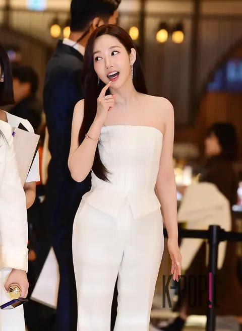 Park Min-young — Launch