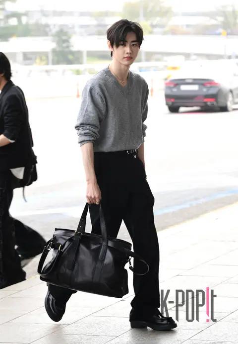 Sunghoon (ENHYPEN) — Airport