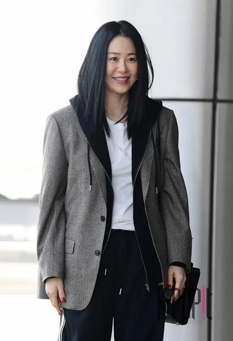 Ko Hyun-jung — Airport