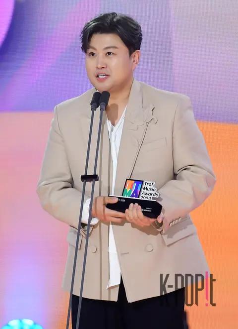 Kim Ho-joong — Trot Music Awards