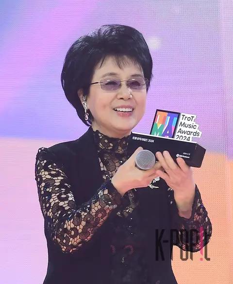 Shim Soo-bong — Trot Music Awards