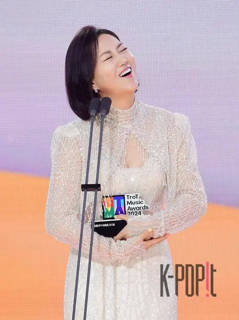 Jang Yun-jeong — Trot Music Awards