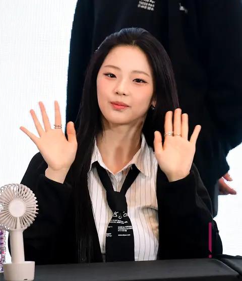 Ruka (BABYMONSTER) — Signing Event
