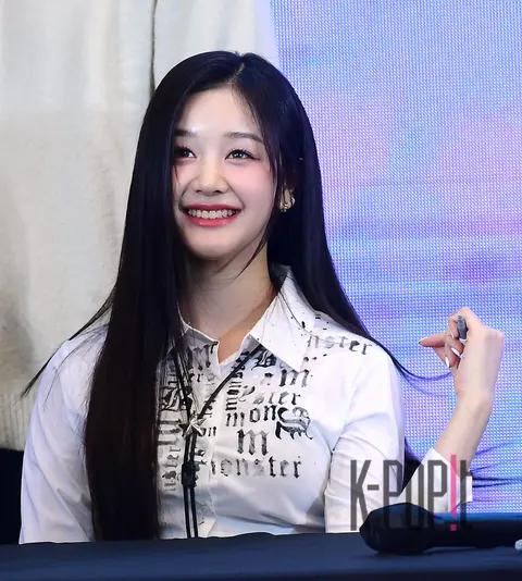 Pharita (BABYMONSTER) — Signing Event