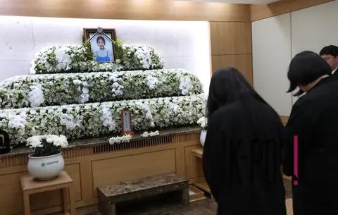 Joint Photography Pool — Park Bo-ram Funeral