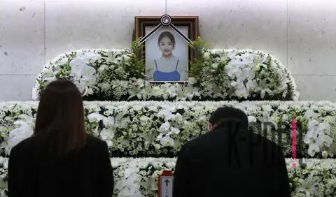 Joint Photography Pool — Park Bo-ram Funeral