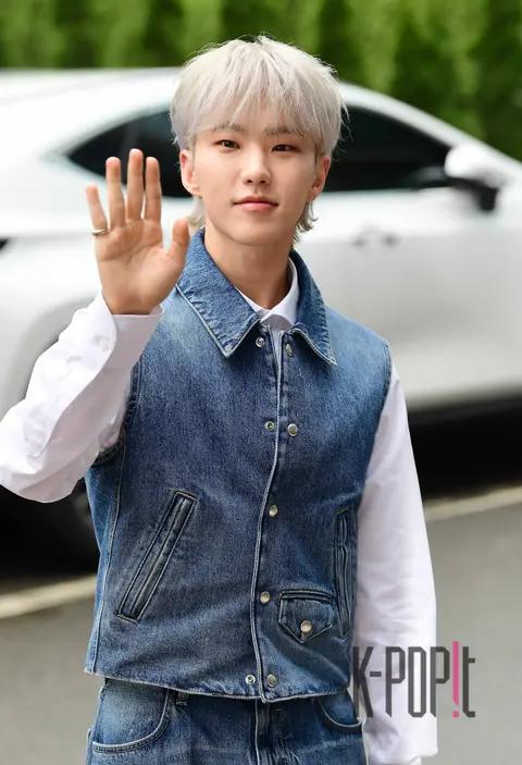 Hoshi (SEVENTEEN) — SYNCHROYOU Arrival