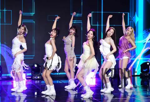 B-WAVE — Showcase