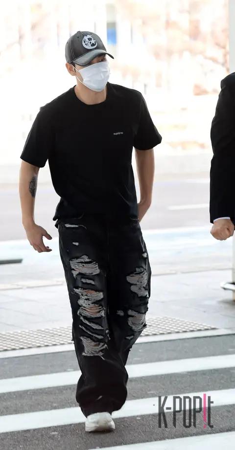 Baek Ho — Airport