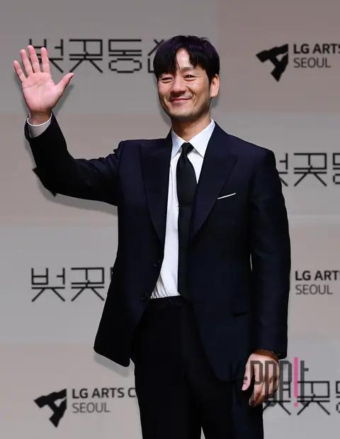 Park Hae-soo — Play Cherry Blossom Garden Production Briefing