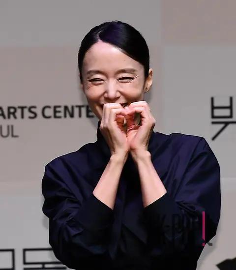 Jeon Do-yeon — Play Cherry Blossom Garden Production Briefing