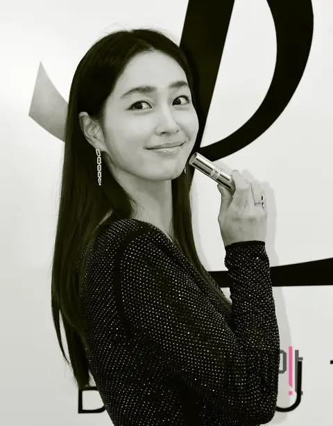 Lee Min-jung — Launch
