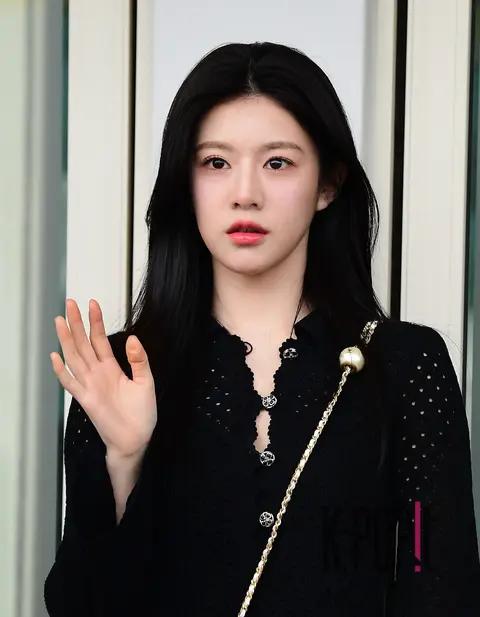 Ko Yun-jung — Airport