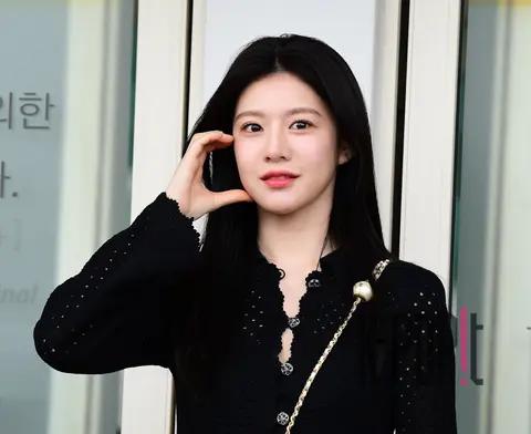 Ko Yun-jung — Airport