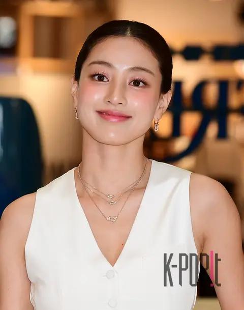 Jihyo (TWICE) — Launch