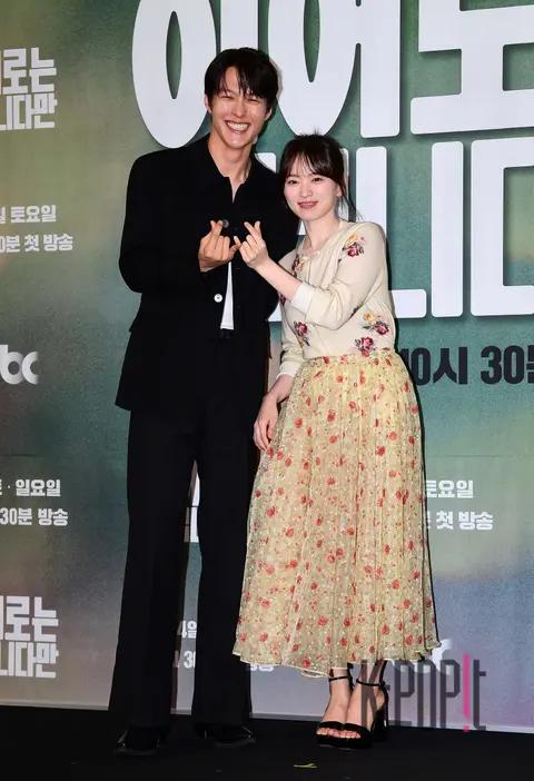 Jang Ki-yong, Chun Woo-hee — Not a Hero Production Briefing