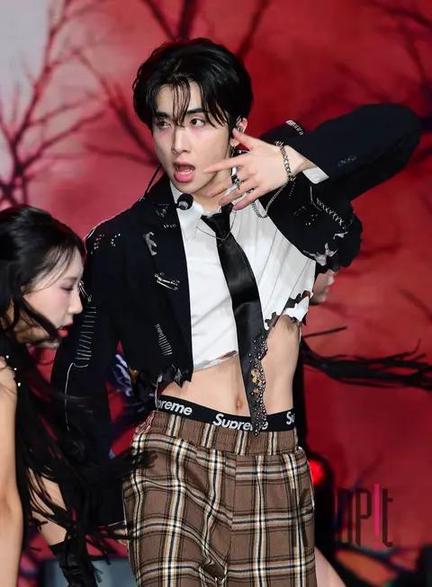 Lee Dong-yeol — Showcase