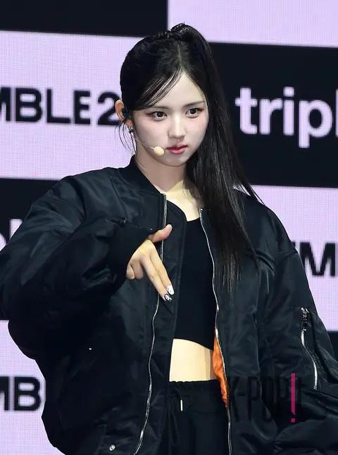 Lee Ji-woo (tripleS) — Showcase