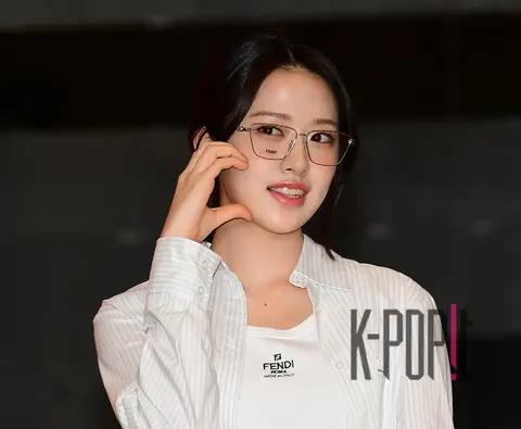 Ahn Yu-jin (IVE) — Airport