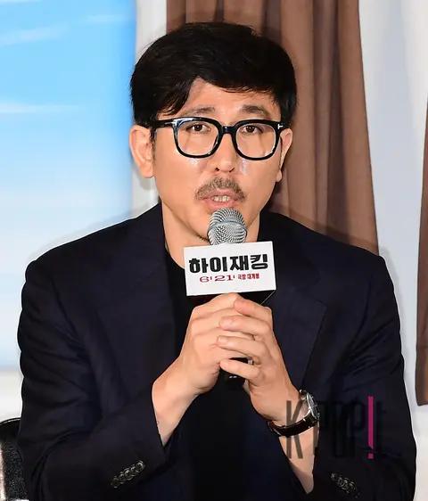 Director Kim Sung-han — Hijacking Production Briefing