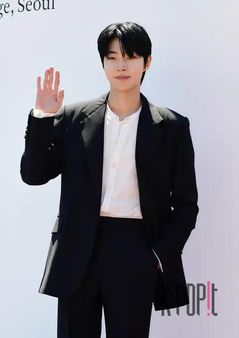 Hwang In-youp — Launch