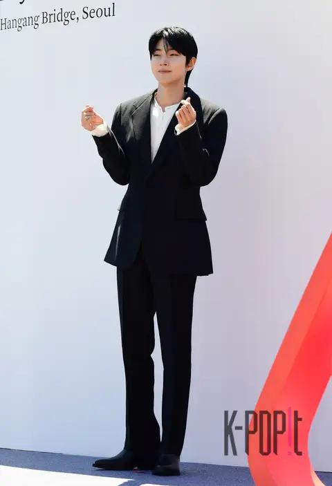 Hwang In-youp — Launch