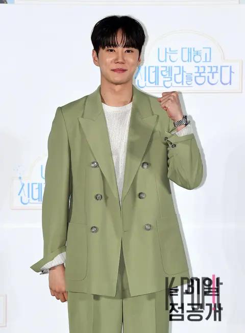 Lee Jun-young — I Openly Dreamed of Cinderella Production Briefing