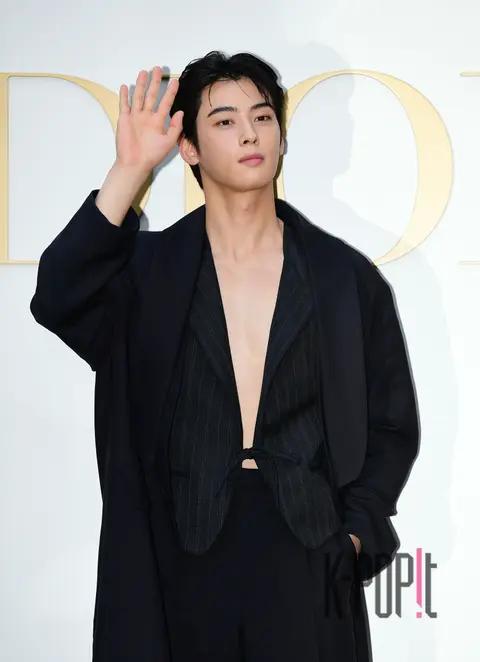 Cha Eun-woo — Launch