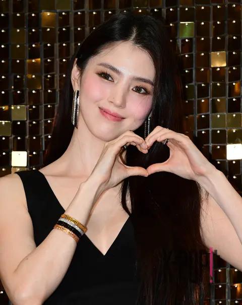 Han So-hee — Launch