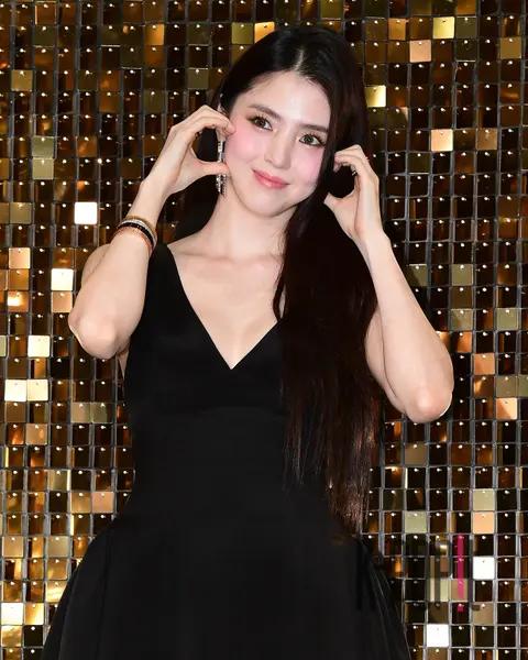 Han So-hee — Launch