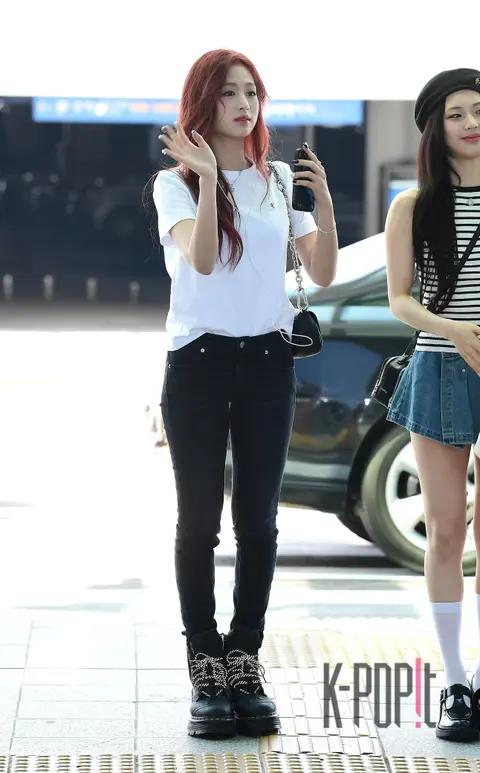 Ahyeon (BABYMONSTER) — Airport